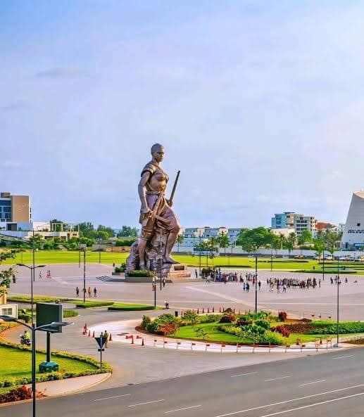 Statue de l'Amazone, Cotonou